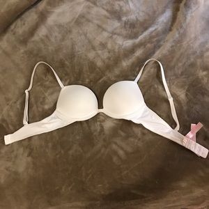 PINK 32A padded bra white